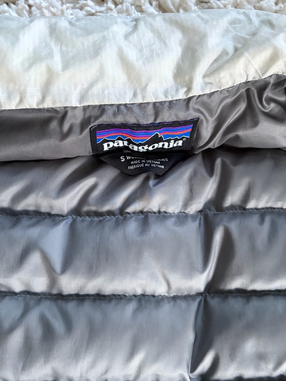Patagonia Down Vest size s - Picture 6 of 11